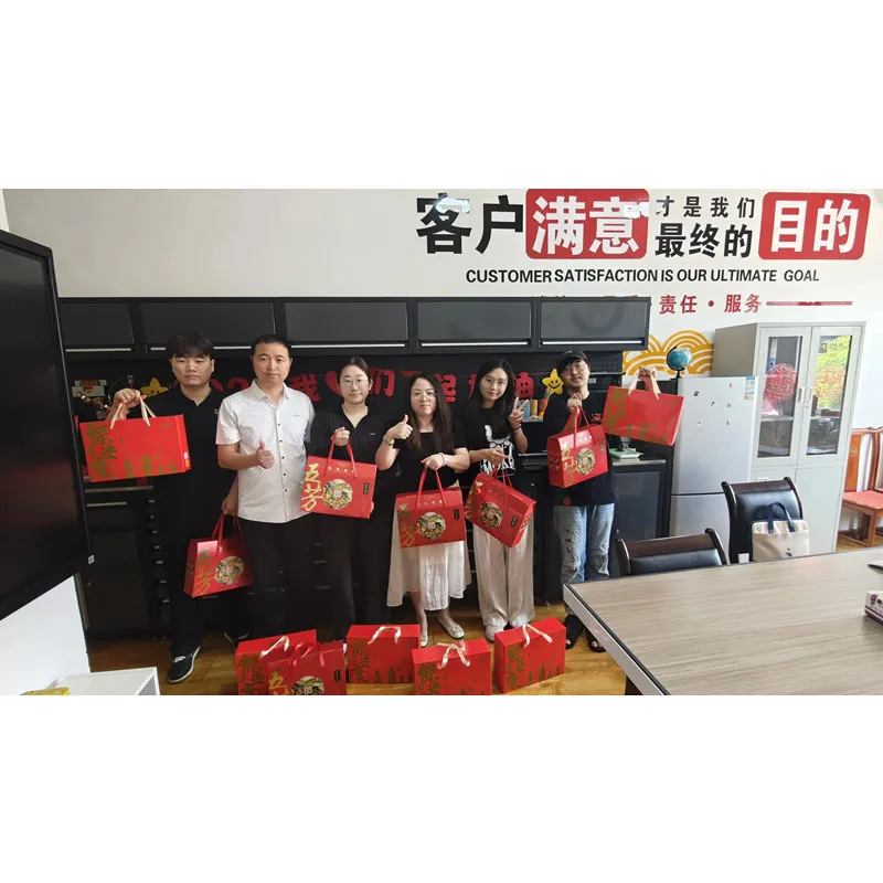 Zemijia Packaging-ek Dragon Boat Festival jaialdiaren opari kutxak jarri ditu abian, ingurumenarekiko babesa eta kultura integratzen dutenak, kontsumo berdearen joera berria sorrarazten dutenak