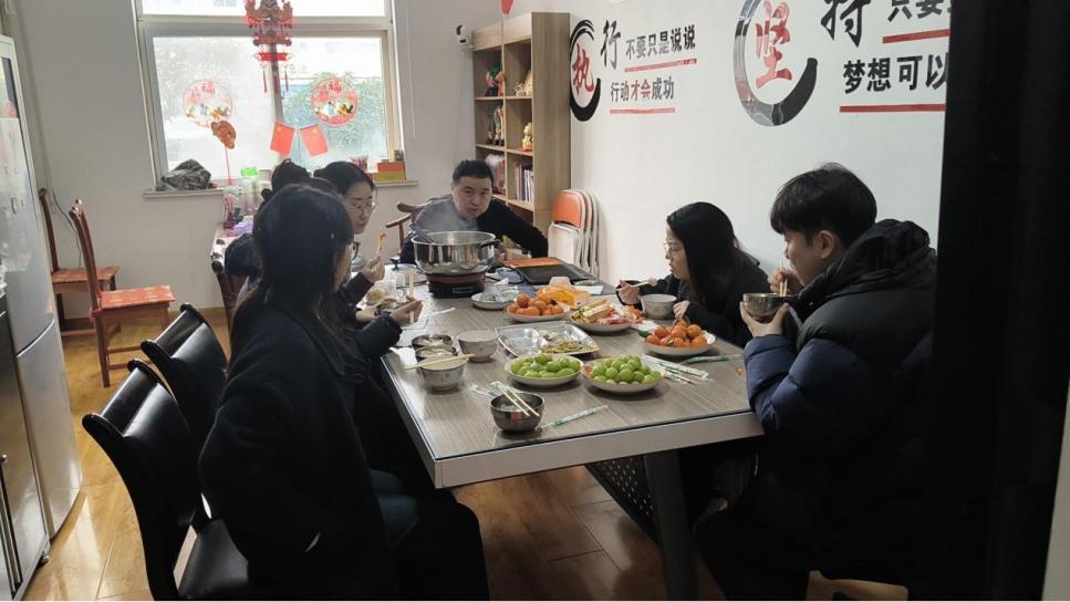 Sweetness & Unity: ZMJ Packaging Team-ek elkarrekin ospatzen du Farolen Jaialdia